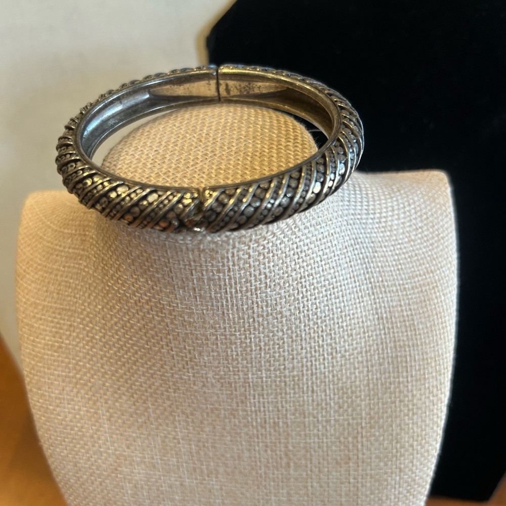 Brighton Silver Textured Hinged Bangle Bracelet - image 4